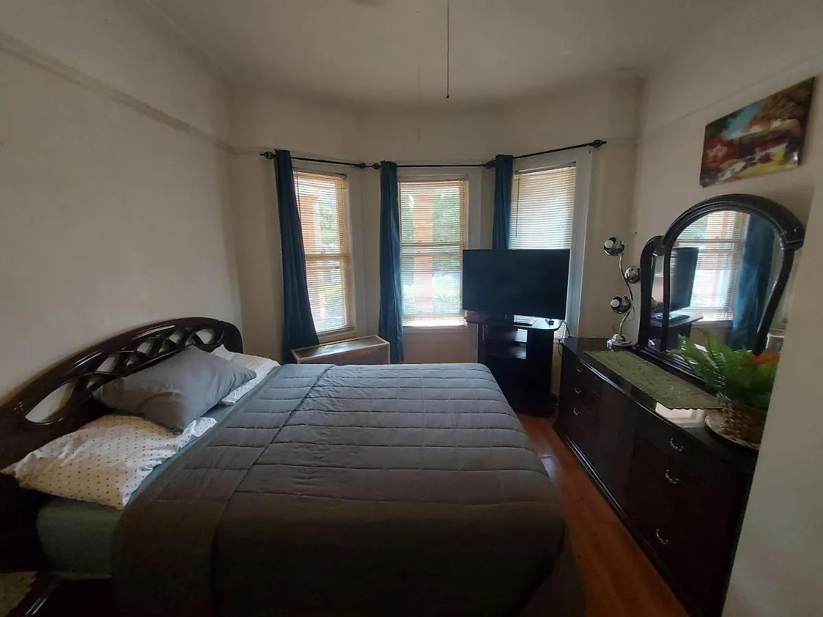 Crsytal Chateau Room Rental New York Homestay
